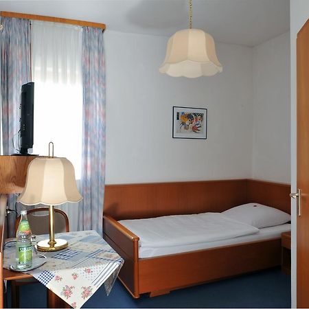 Hotel Gruener Baum Pommersfelden Eksteriør billede