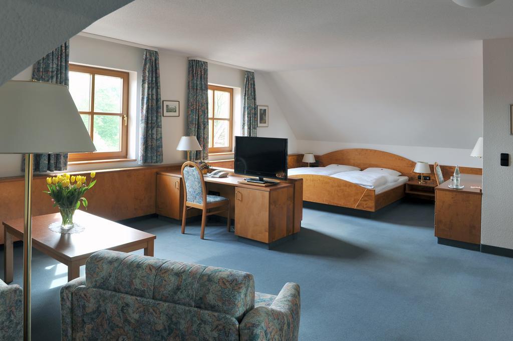 Hotel Gruener Baum Pommersfelden Eksteriør billede