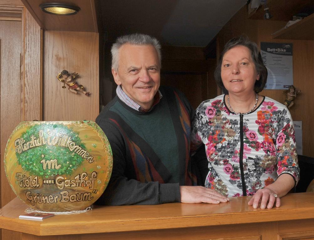 Hotel Gruener Baum Pommersfelden Eksteriør billede